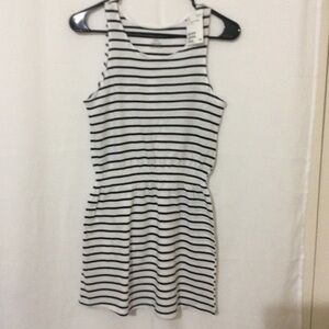 3/$35❤️H&M black and white Summer dress